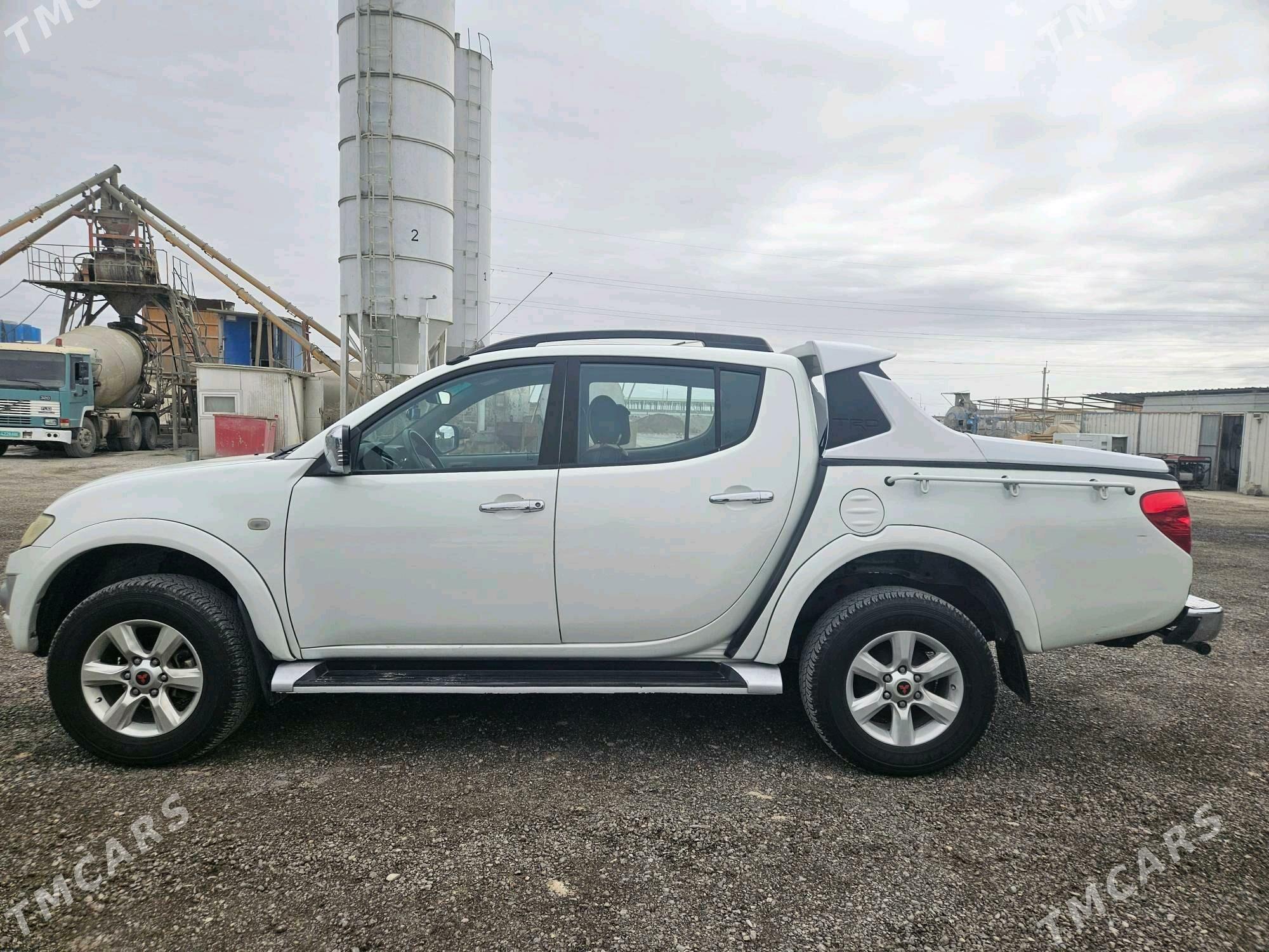Mitsubishi L200 2012 - 200 000 TMT - Büzmeýin - img 4