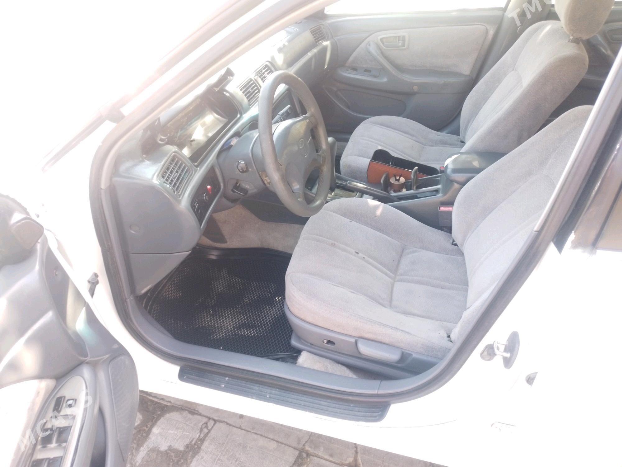 Toyota Camry 1998 - 120 000 TMT - Halaç - img 3