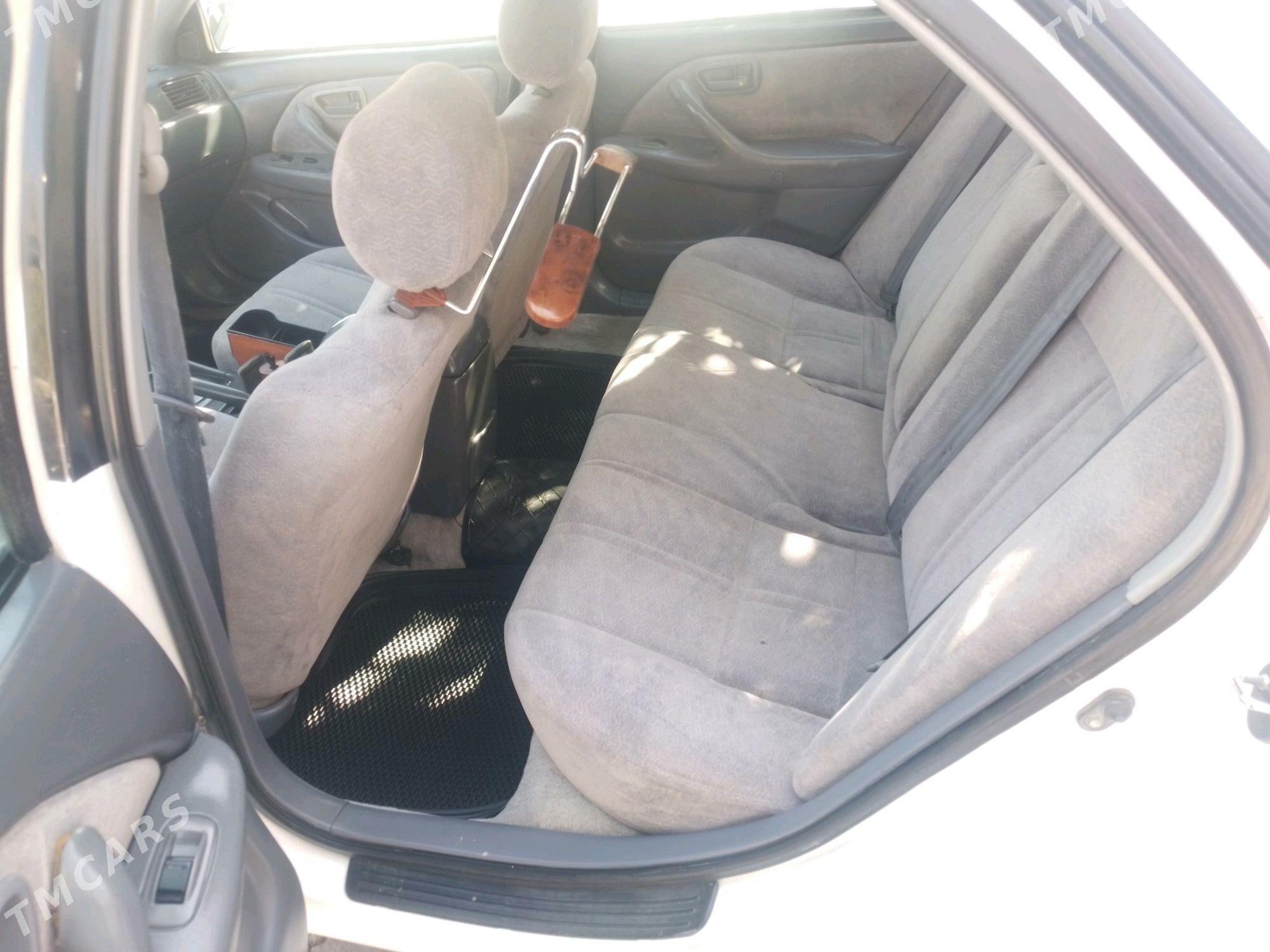 Toyota Camry 1998 - 120 000 TMT - Halaç - img 2