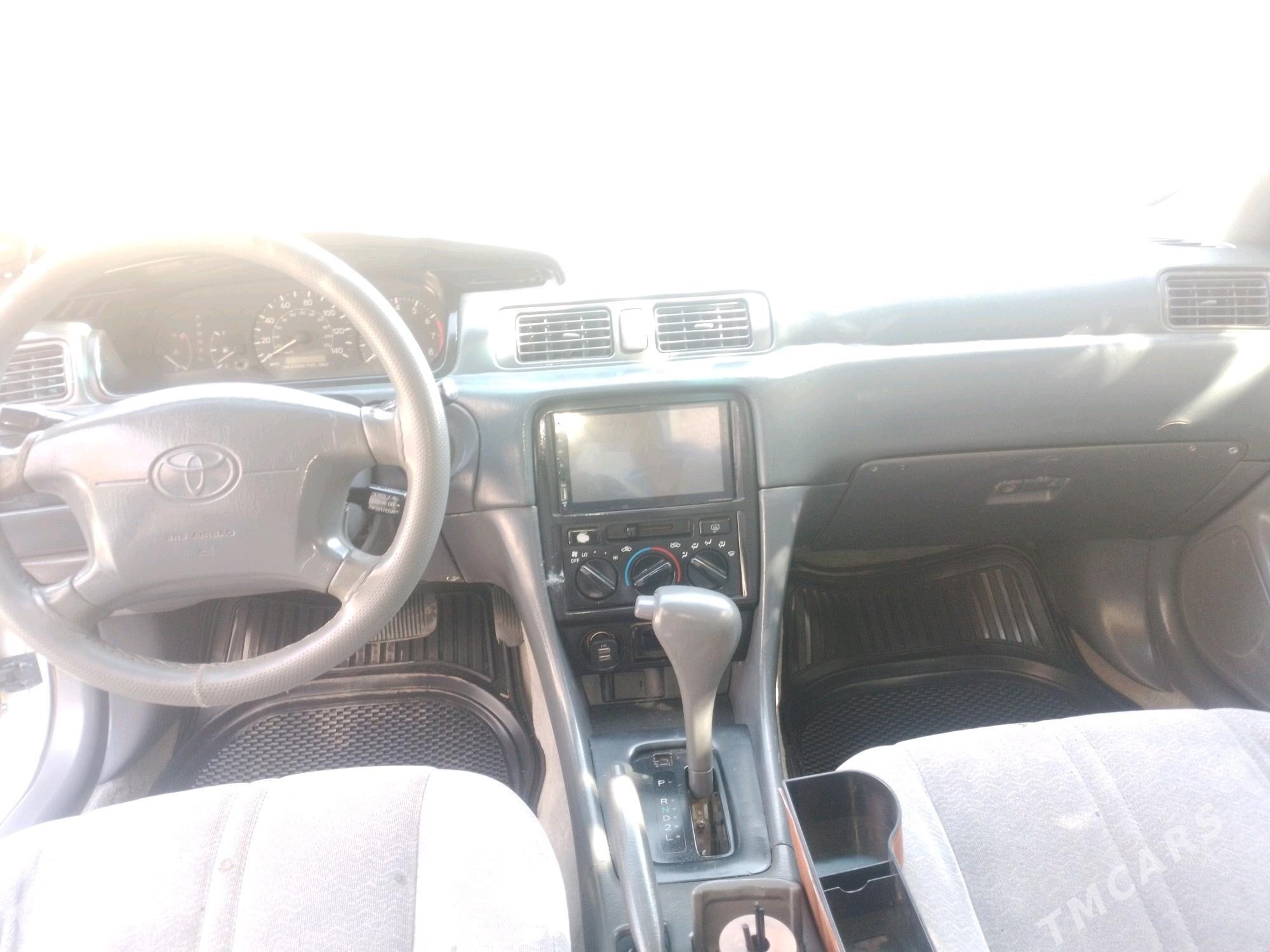 Toyota Camry 1998 - 120 000 TMT - Halaç - img 9