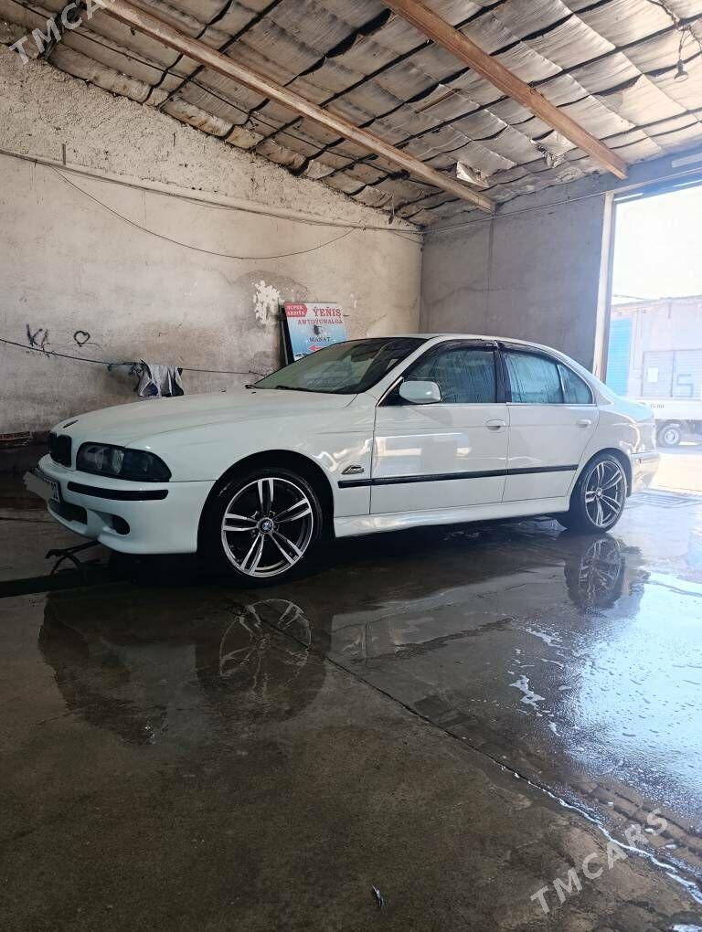 BMW E39 2001 - 125 000 TMT - Дашогуз - img 4