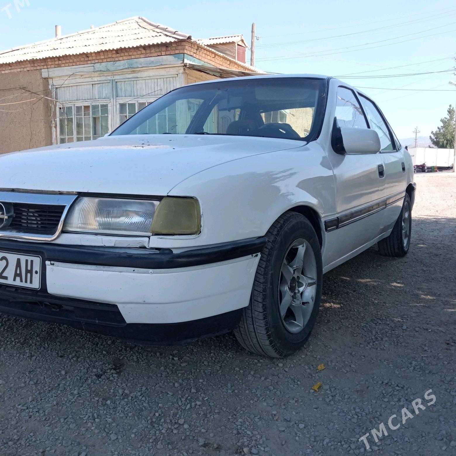 Opel Vectra 1989 - 30 000 TMT - Bäherden - img 2