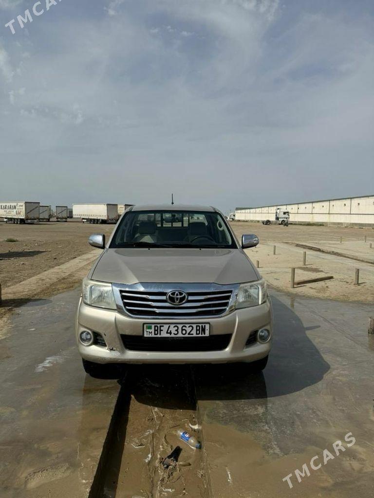 Toyota Hilux 2014 - 400 000 TMT - Türkmenbaşy - img 3