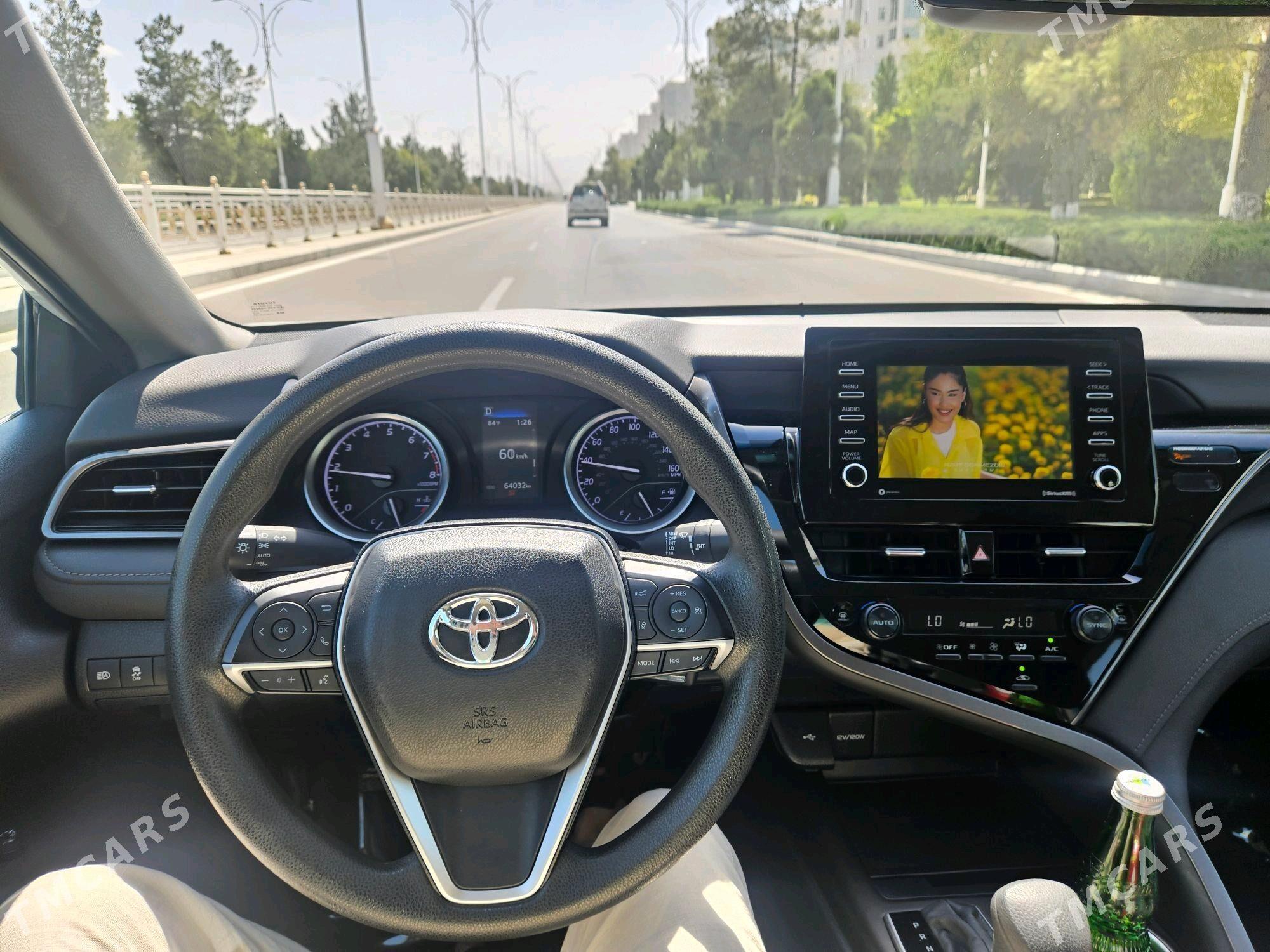 Toyota Camry 2022 - 285 000 TMT - 4 мкр - img 4