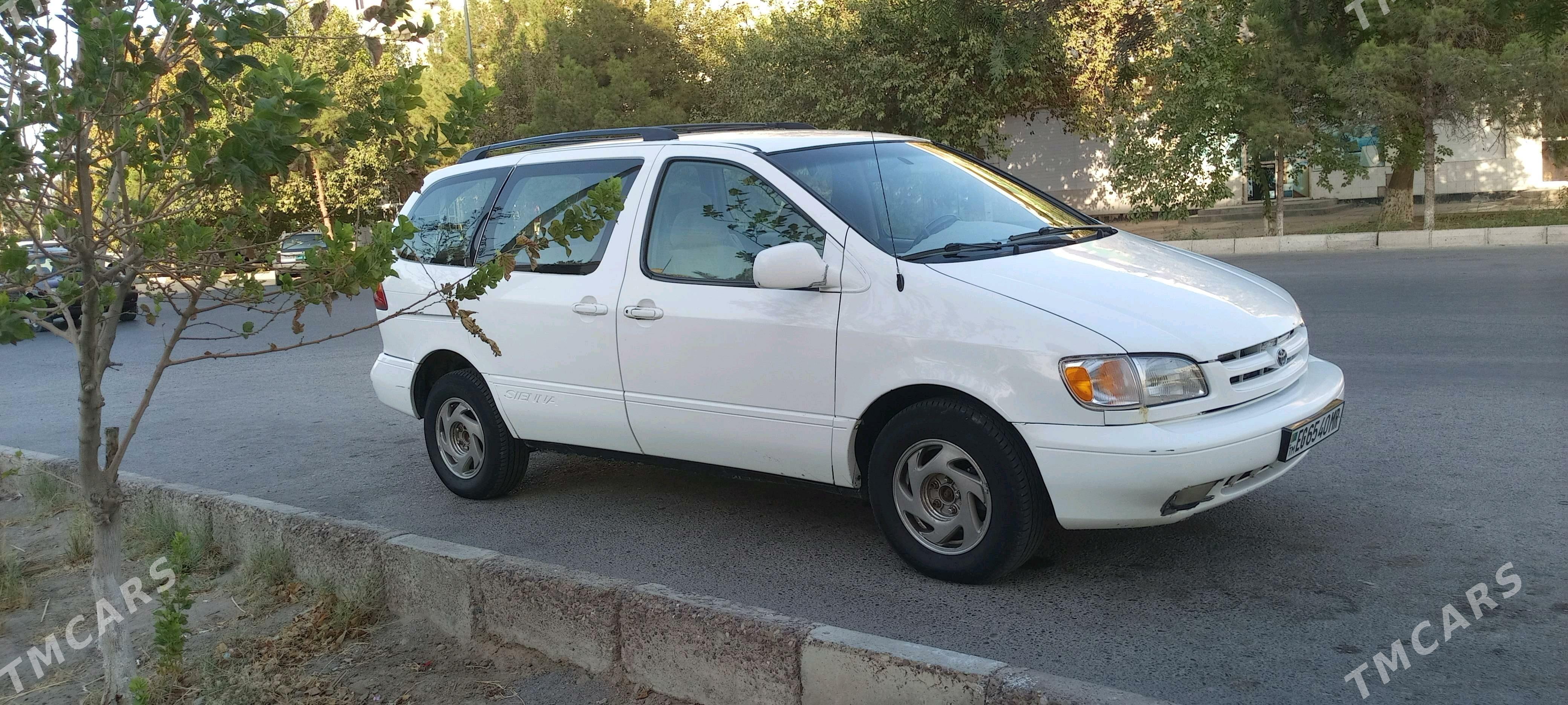 Toyota Sienna 1998 - 135 000 TMT - Байрамали - img 3