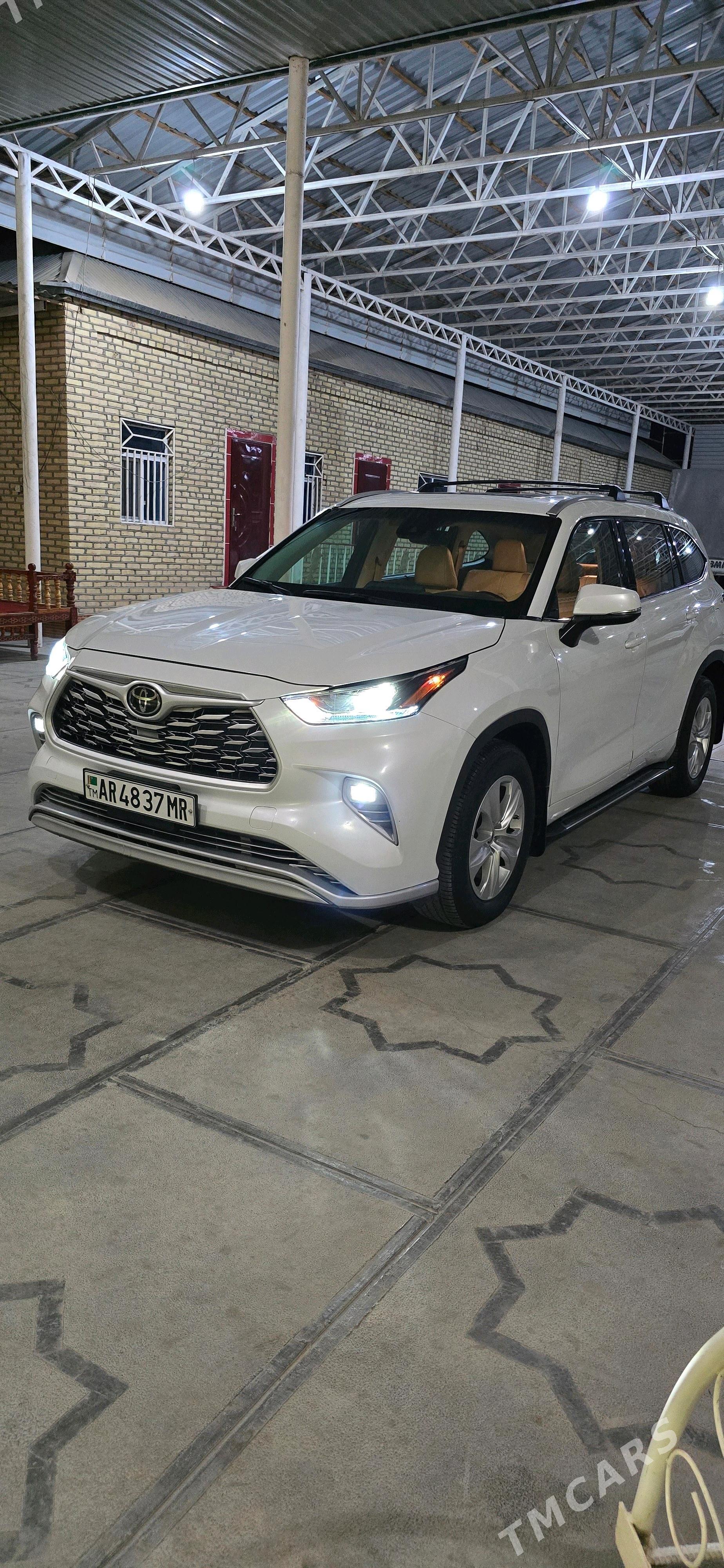 Toyota Highlander 2022 - 520 000 TMT - Мары - img 2