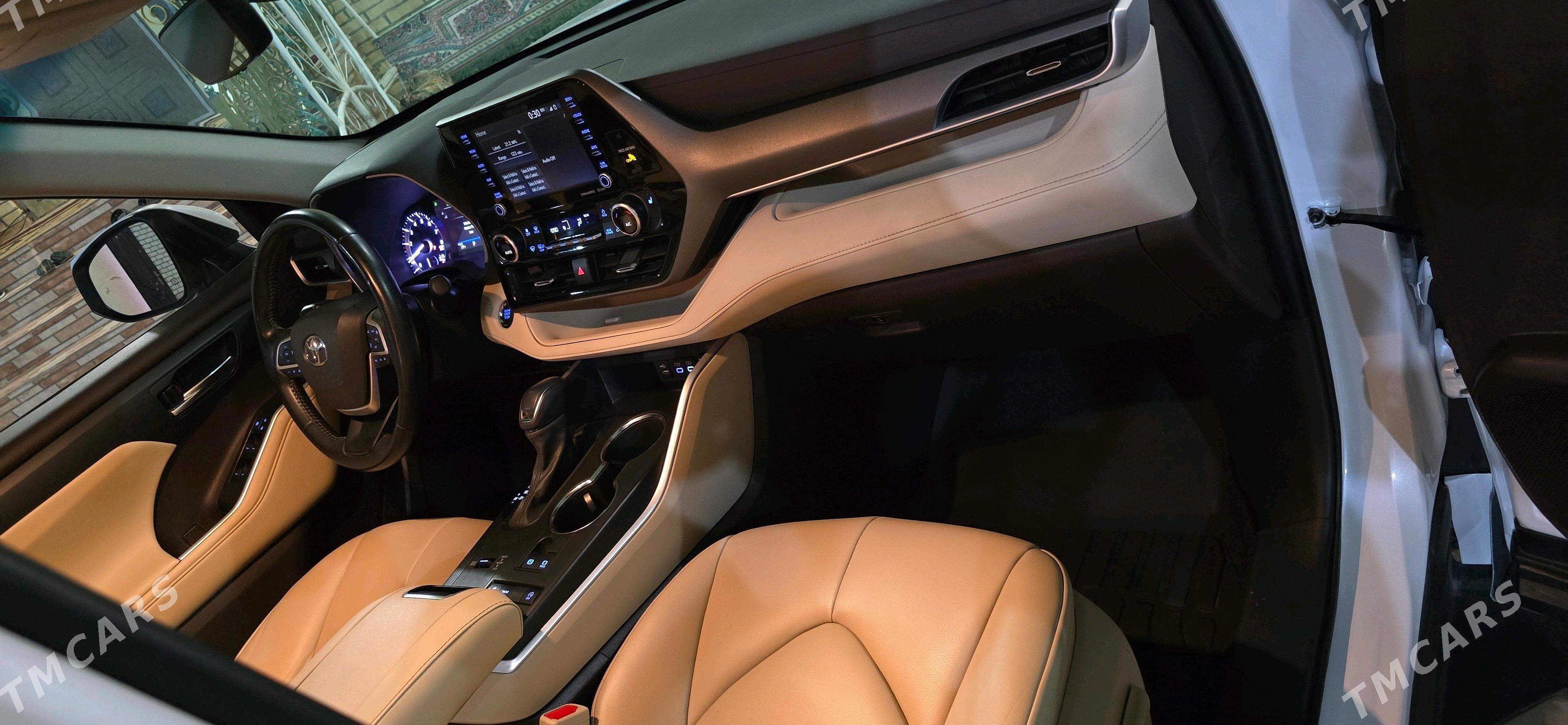 Toyota Highlander 2022 - 520 000 TMT - Мары - img 8