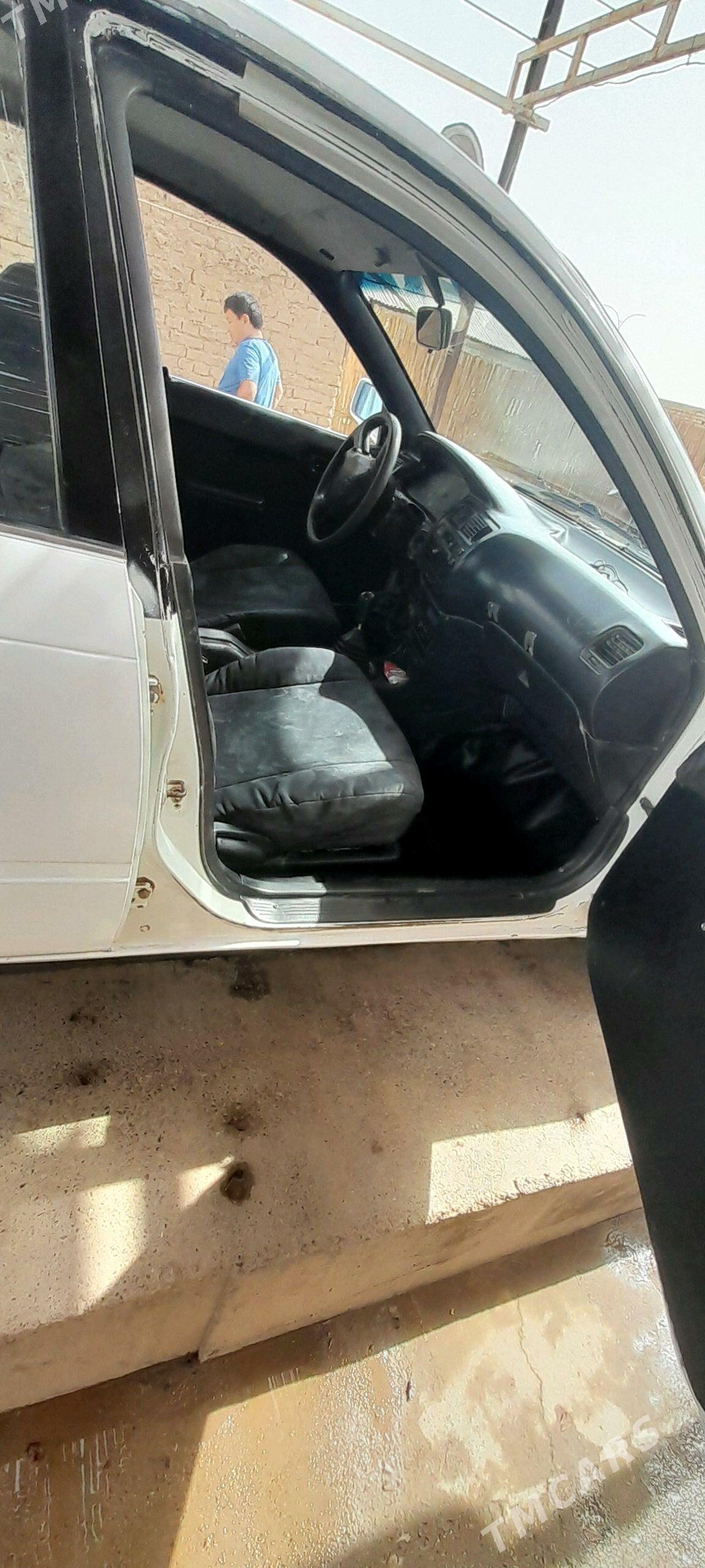 Toyota Corolla 1996 - 45 000 TMT - Теджен - img 3