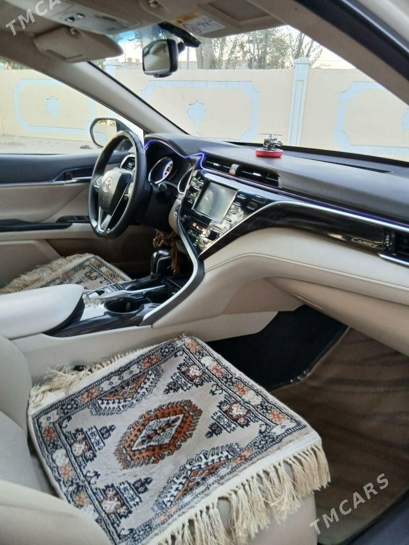 Toyota Camry Hybrid 2018 - 240 000 TMT - Байрамали - img 9