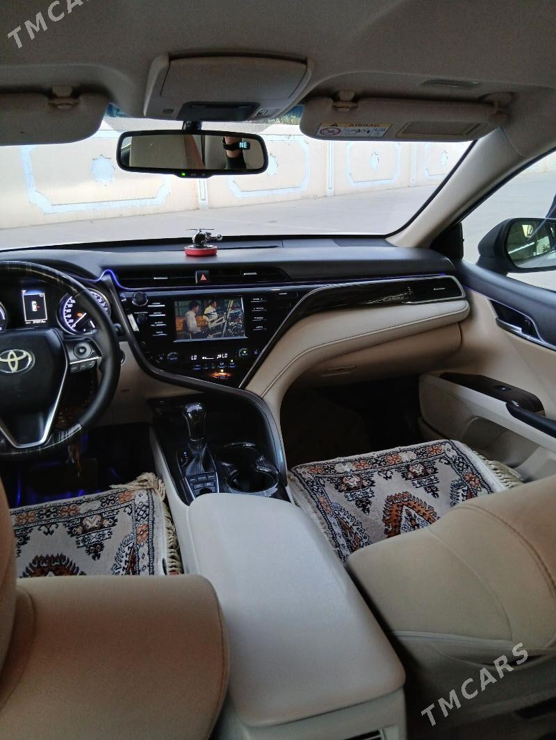 Toyota Camry Hybrid 2018 - 240 000 TMT - Байрамали - img 8