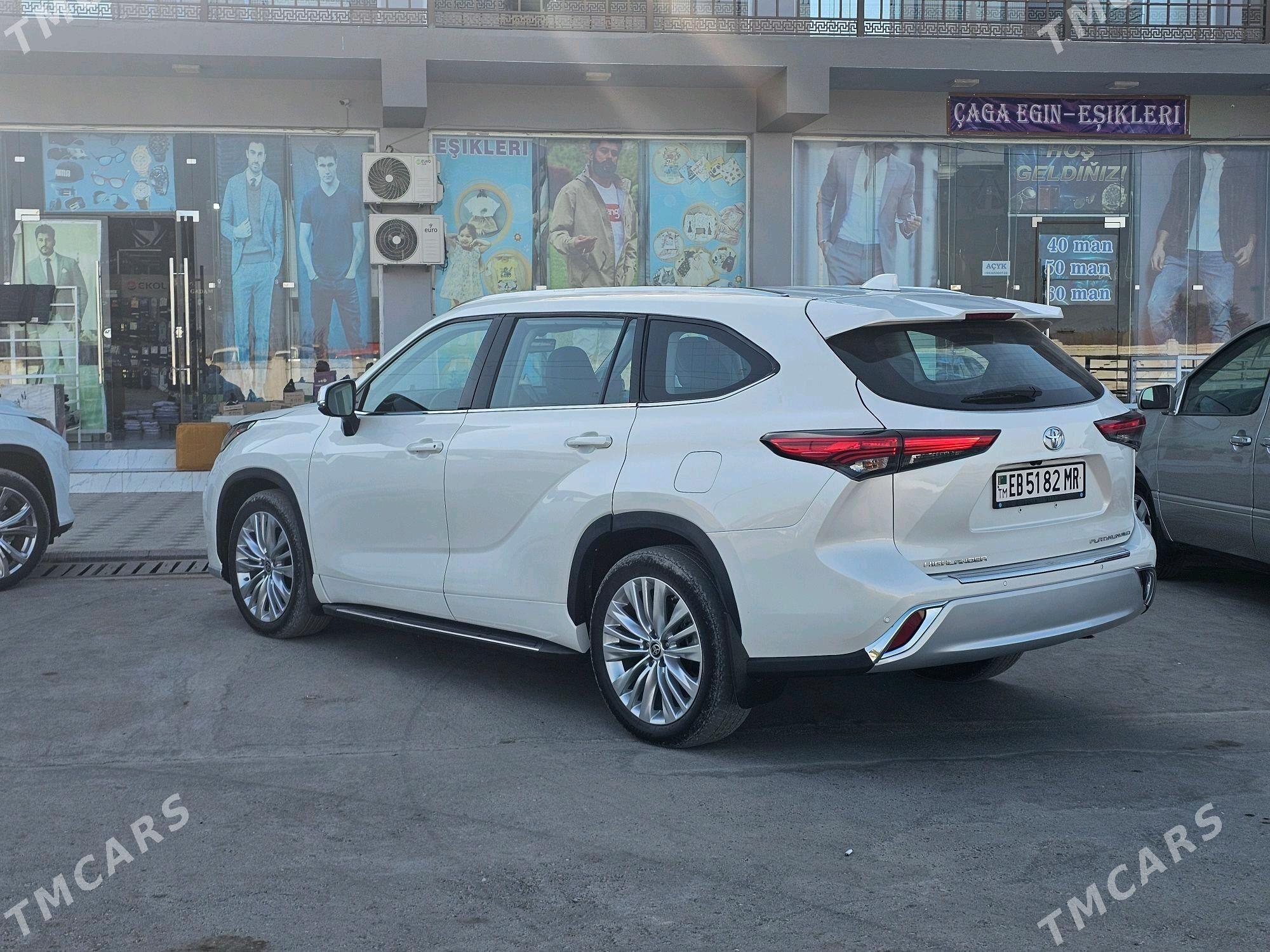 Toyota Highlander 2022 - 520 000 TMT - Мары - img 4
