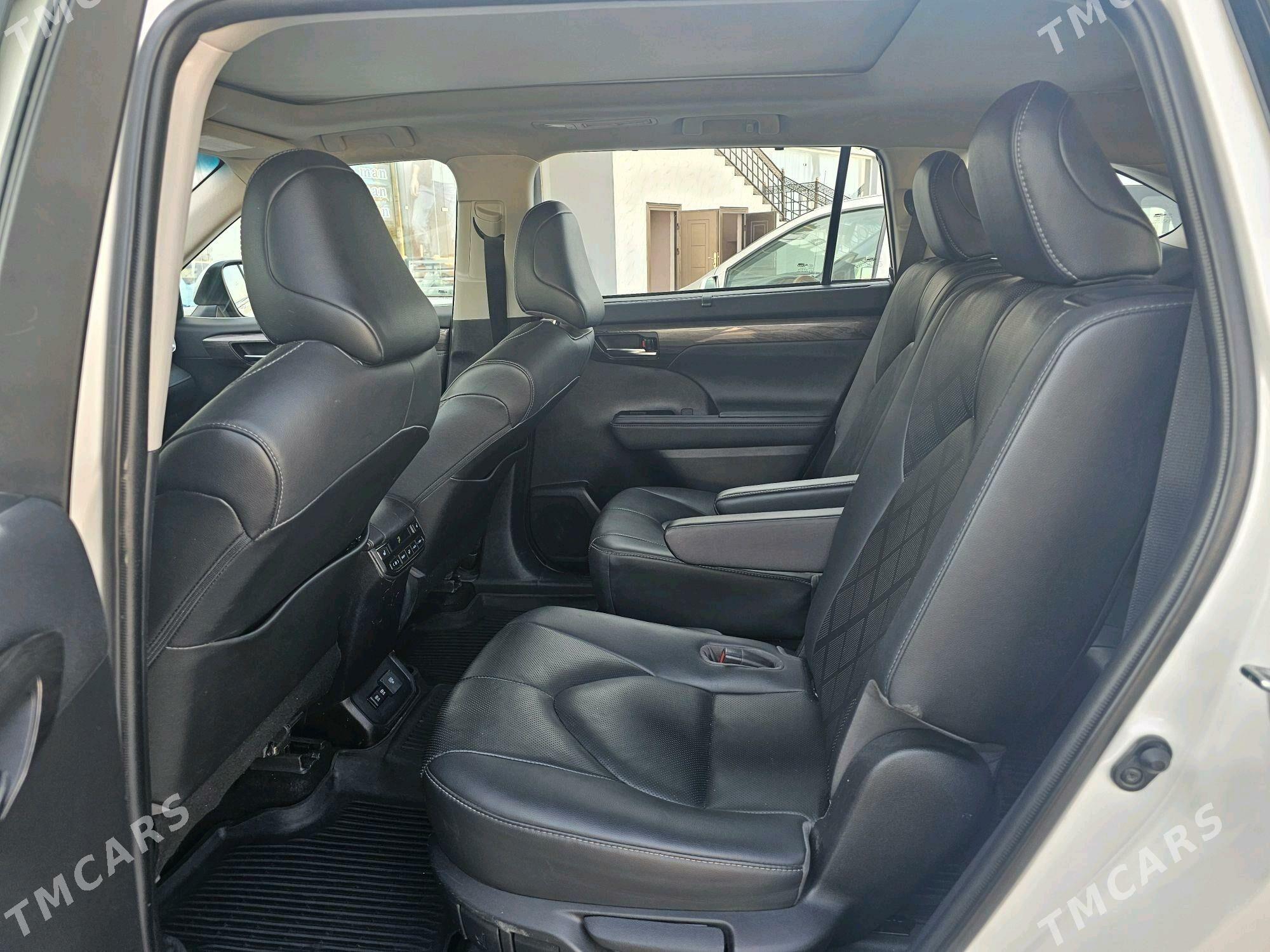 Toyota Highlander 2022 - 520 000 TMT - Мары - img 8