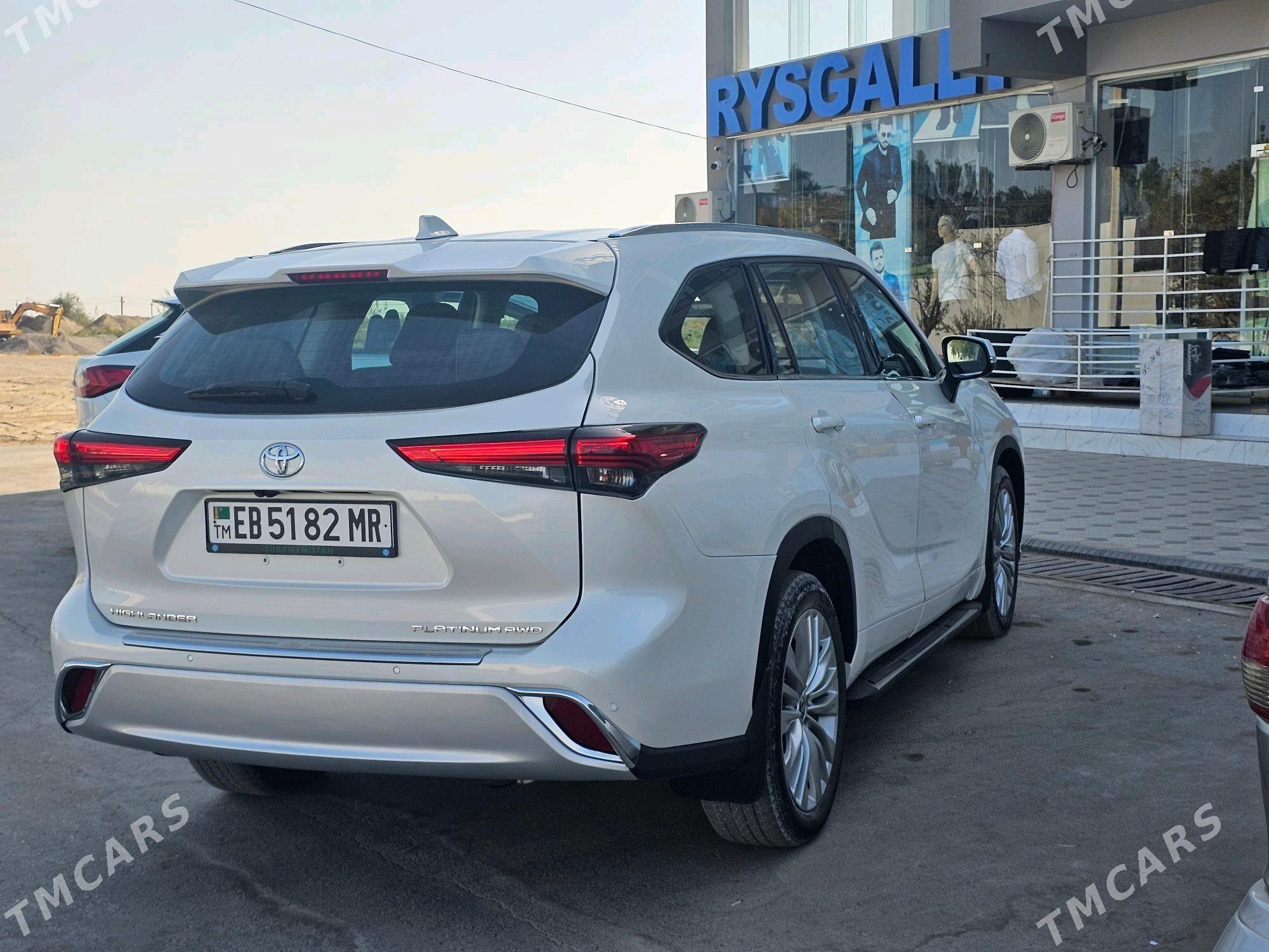 Toyota Highlander 2022 - 520 000 TMT - Мары - img 6