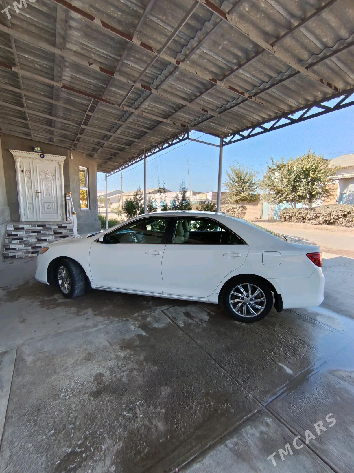 Toyota Camry 2012 - 240 000 TMT - Köneürgenç - img 4