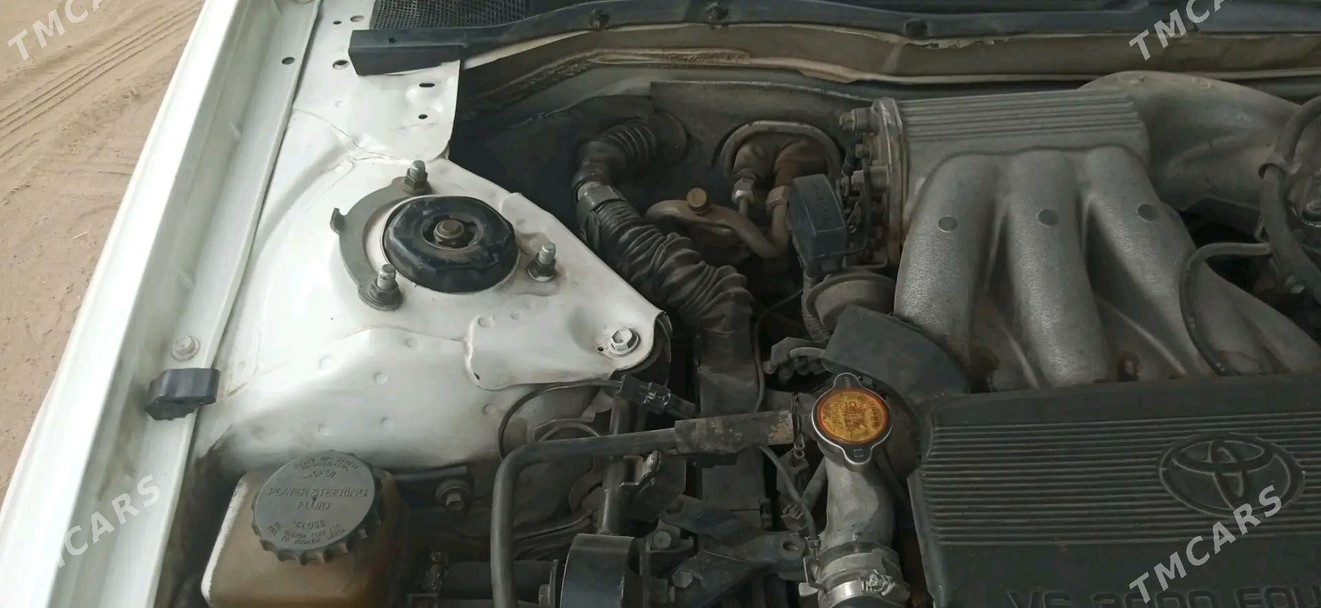 Toyota Camry 1998 - 138 000 TMT - Daşoguz - img 8