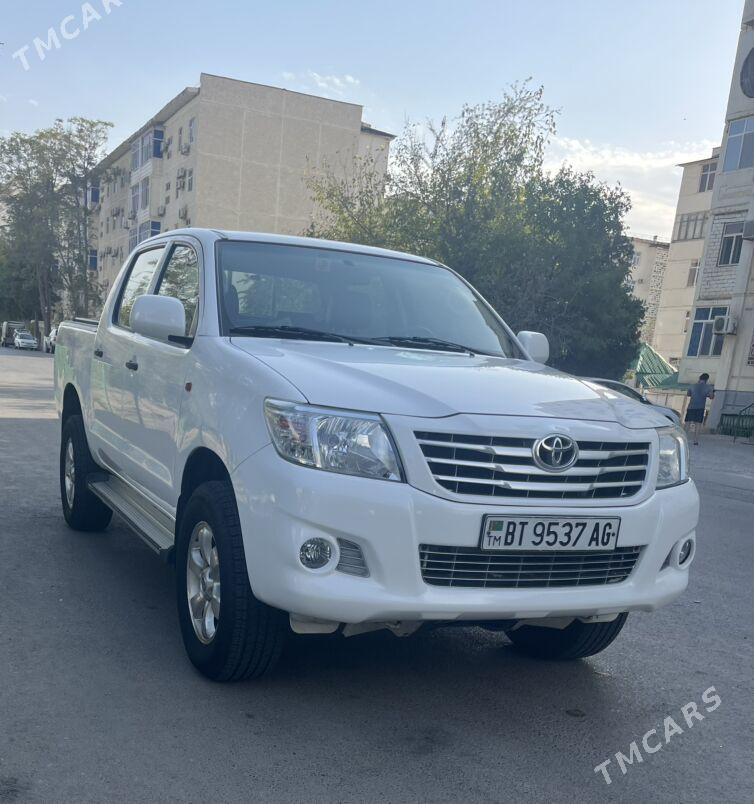 Toyota Hilux 2012 - 280 000 TMT - Parahat 2 - img 2