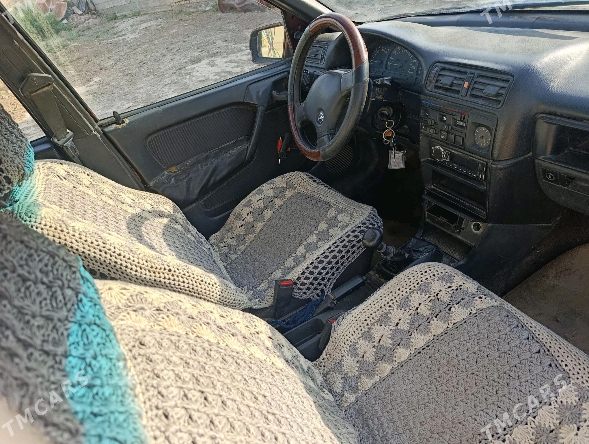 Opel Vectra 1992 - 13 000 TMT - Байрамали - img 2