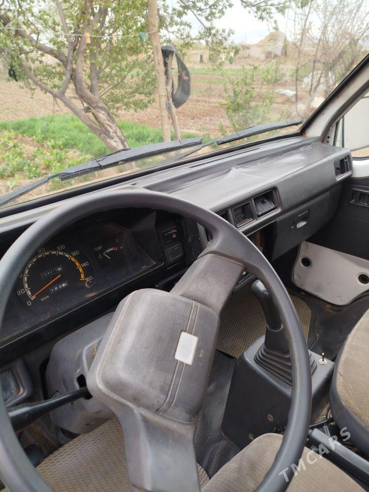 Toyota Hiace 1997 - 50 000 TMT - Oguz han - img 3