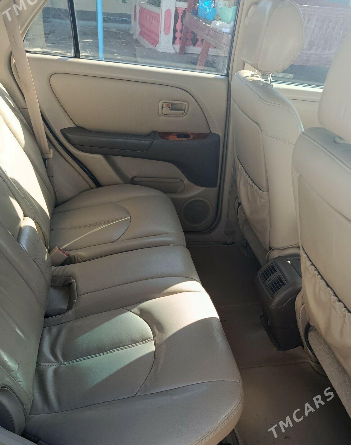 Lexus RX 300 2000 - 180 000 TMT - Кака - img 6