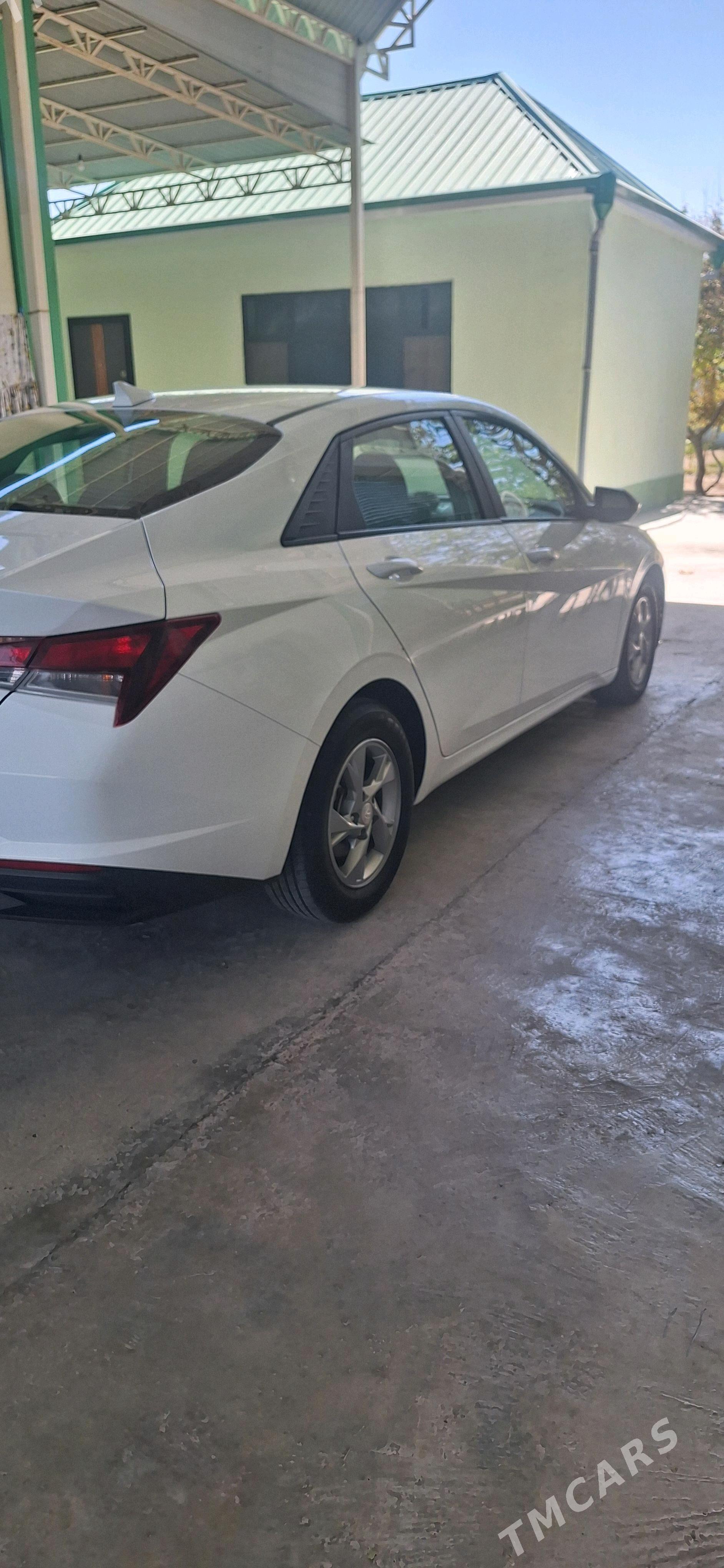Hyundai Elantra 2021 - 246 000 TMT - Büzmeýin - img 5