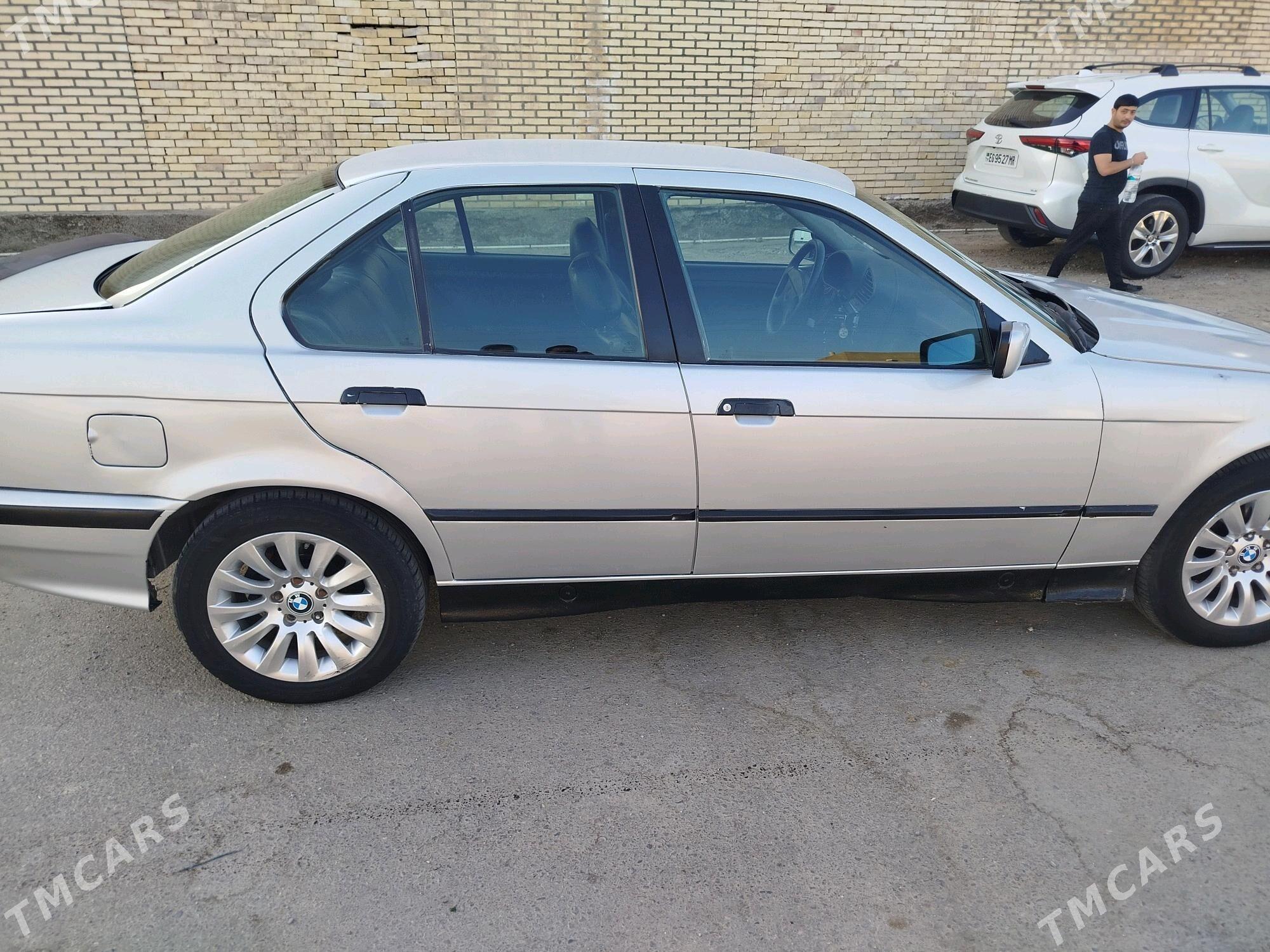 BMW 320 1991 - 40 000 TMT - Мары - img 5