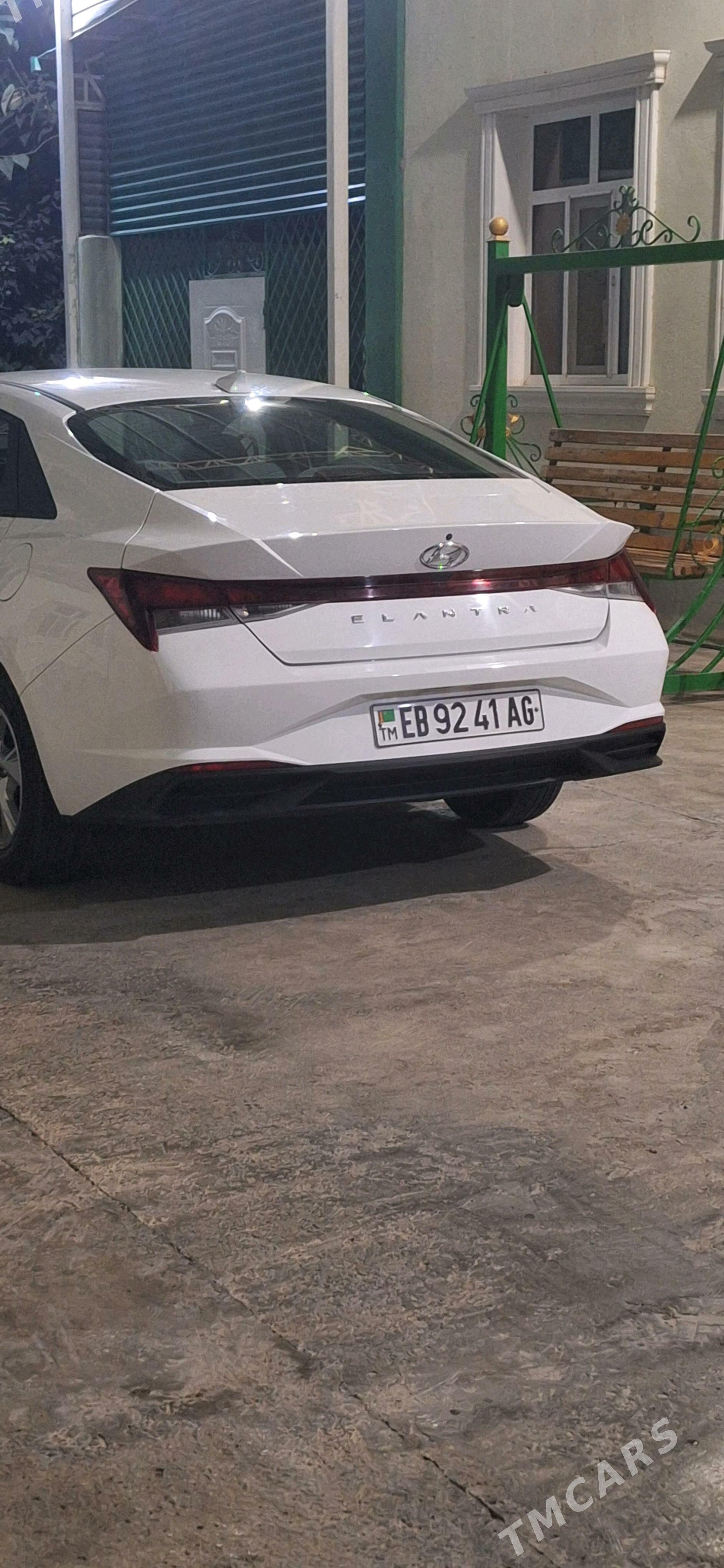 Hyundai Elantra 2021 - 246 000 TMT - Büzmeýin - img 6