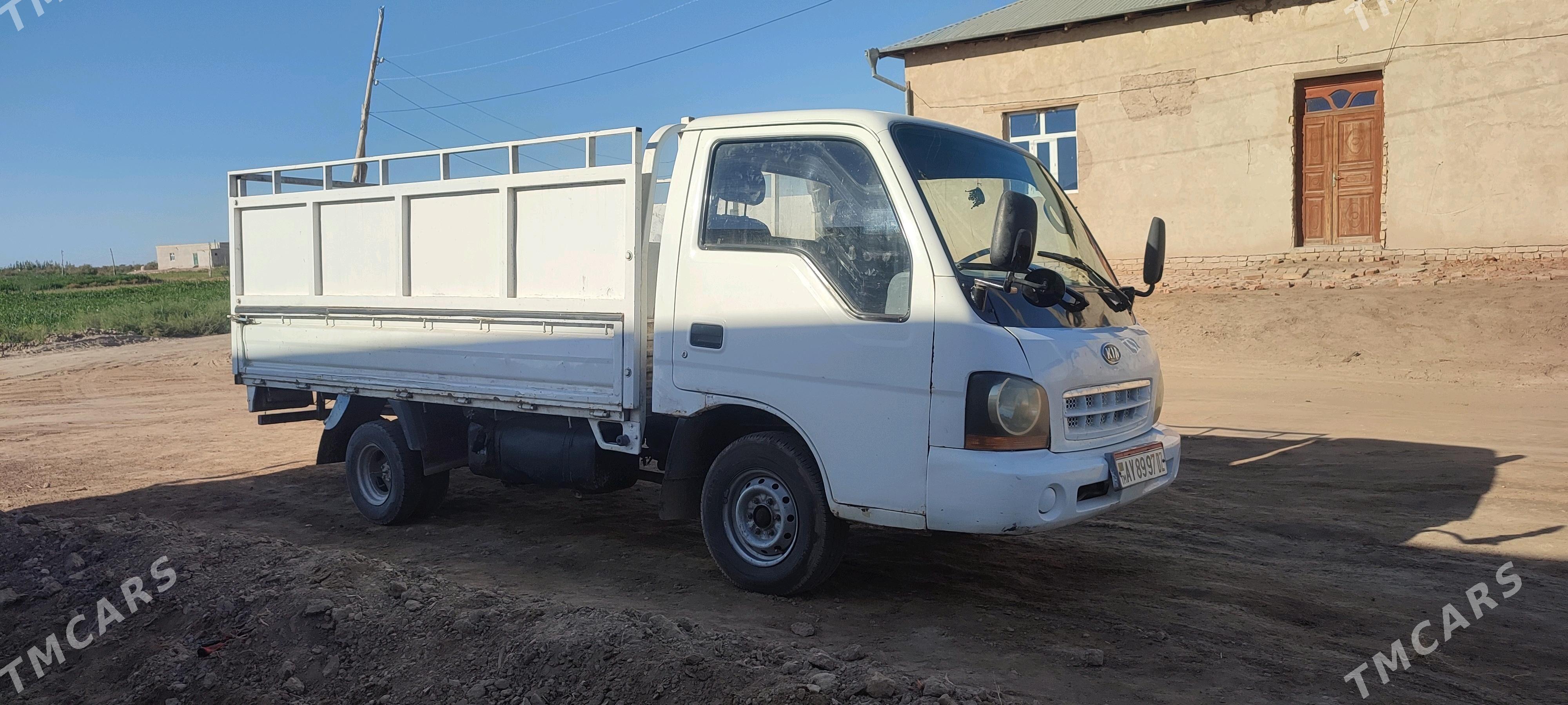Kia Bongo 2001 - 110 000 TMT - Гурбансолтан Едже - img 3