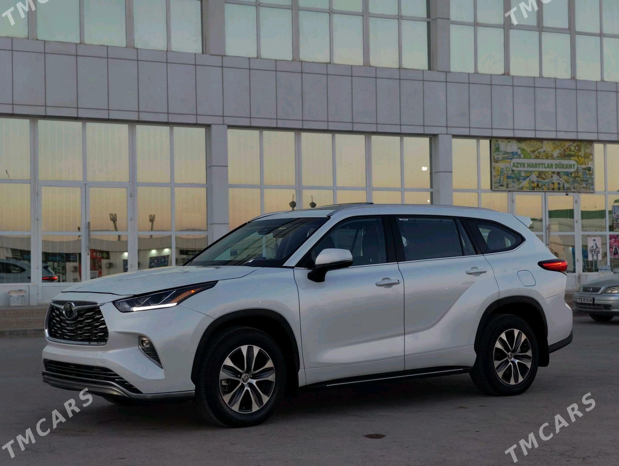Toyota Highlander 2022 - 520 000 TMT - Aşgabat - img 4
