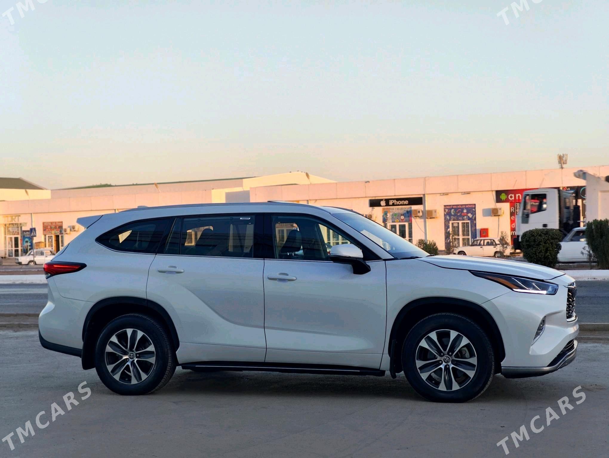 Toyota Highlander 2022 - 520 000 TMT - Aşgabat - img 5