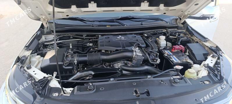 Mitsubishi Pajero 2020 - 450 000 TMT - Büzmeýin - img 6