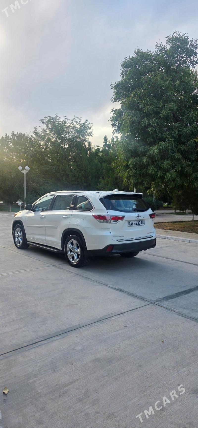 Toyota Highlander 2015 - 465 000 TMT - Хитровка - img 4