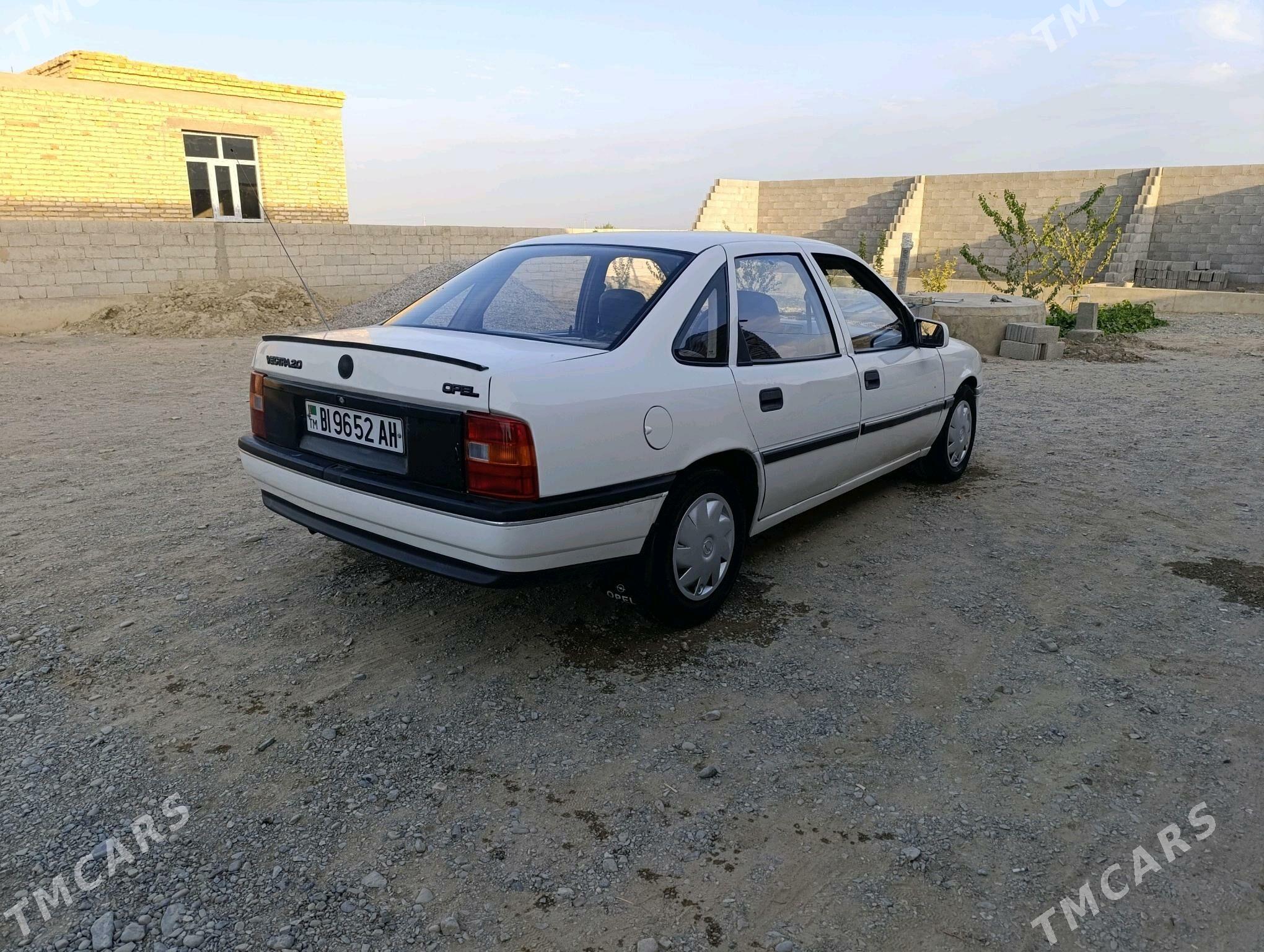 Opel Vectra 1991 - 34 000 TMT - Бахарден - img 3