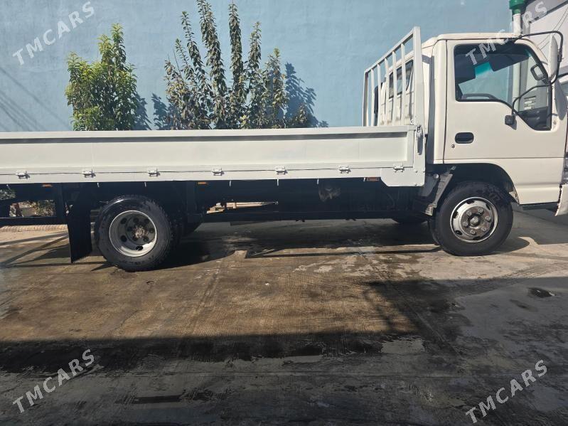Isuzu Elf 2010 - 260 000 TMT - Гарадамак - img 3