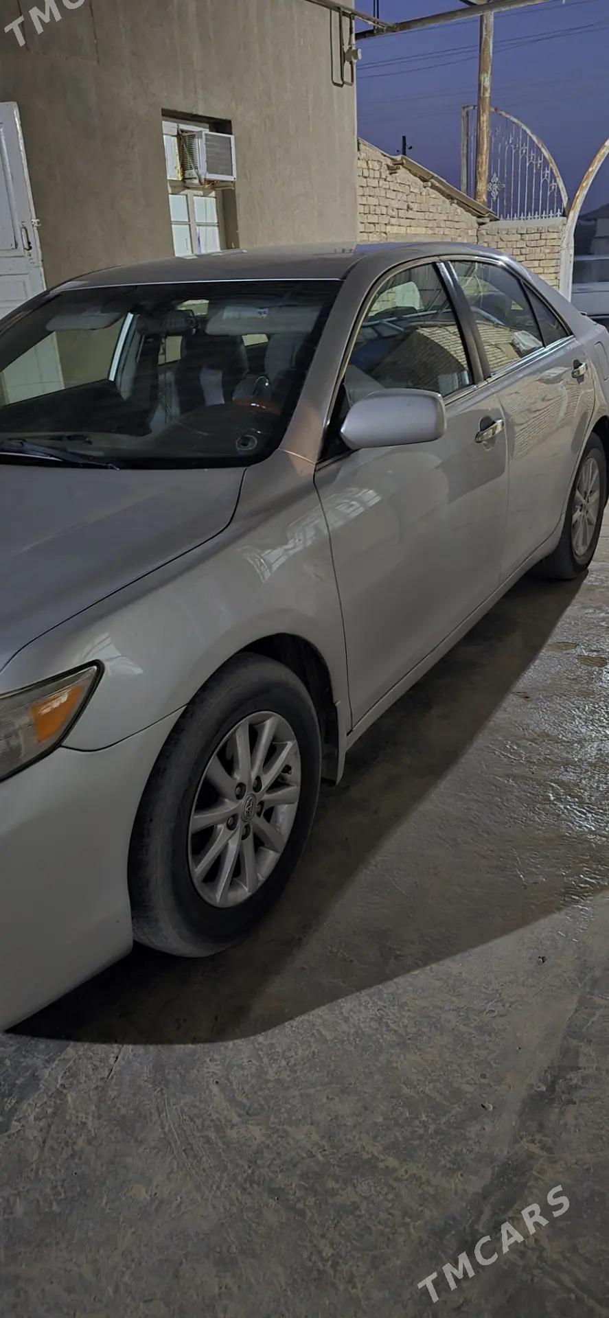 Toyota Camry 2010 - 170 000 TMT - Тагтабазар - img 3