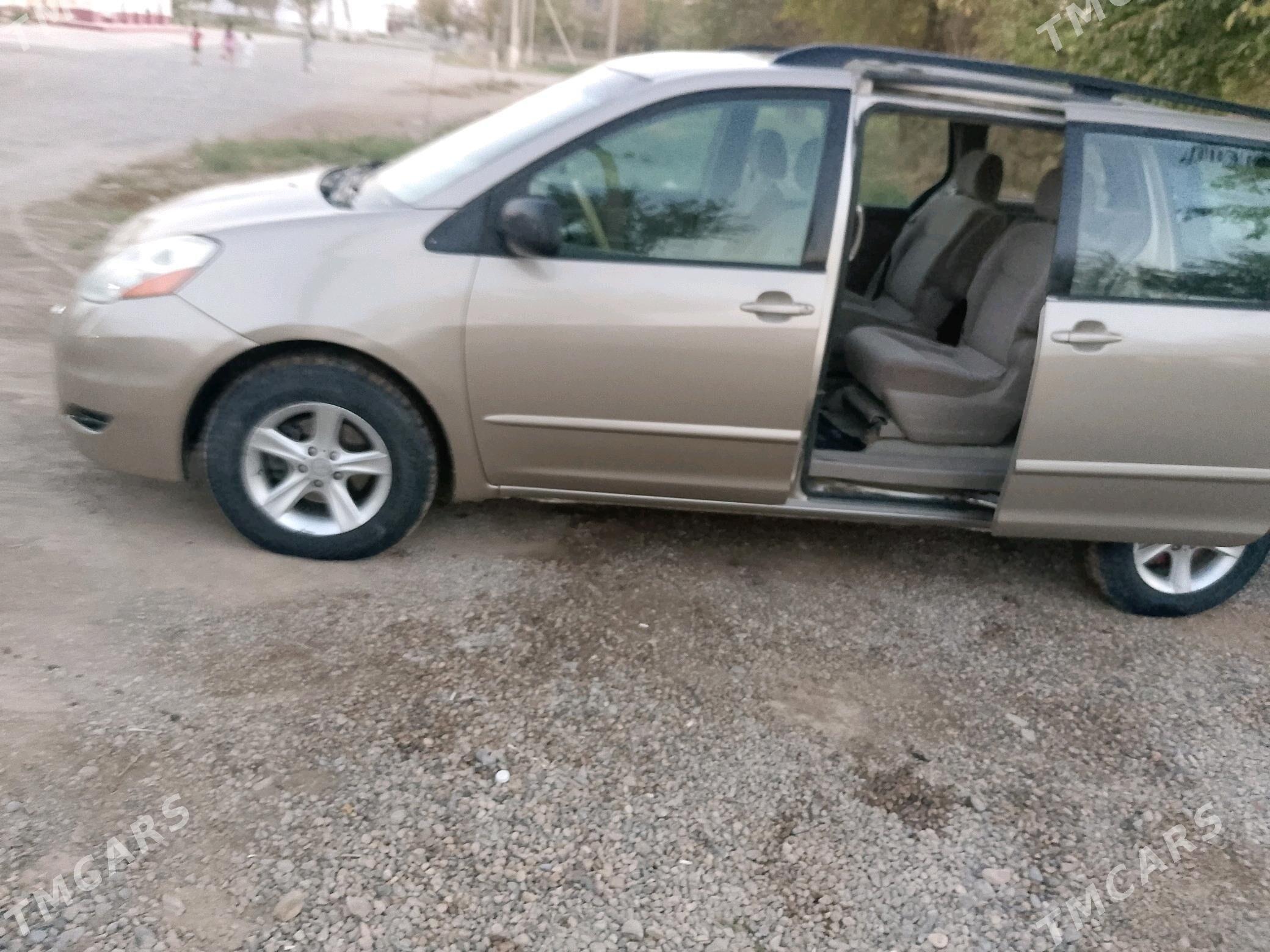Toyota Sienna 2006 - 190 000 TMT - Baýramaly - img 5