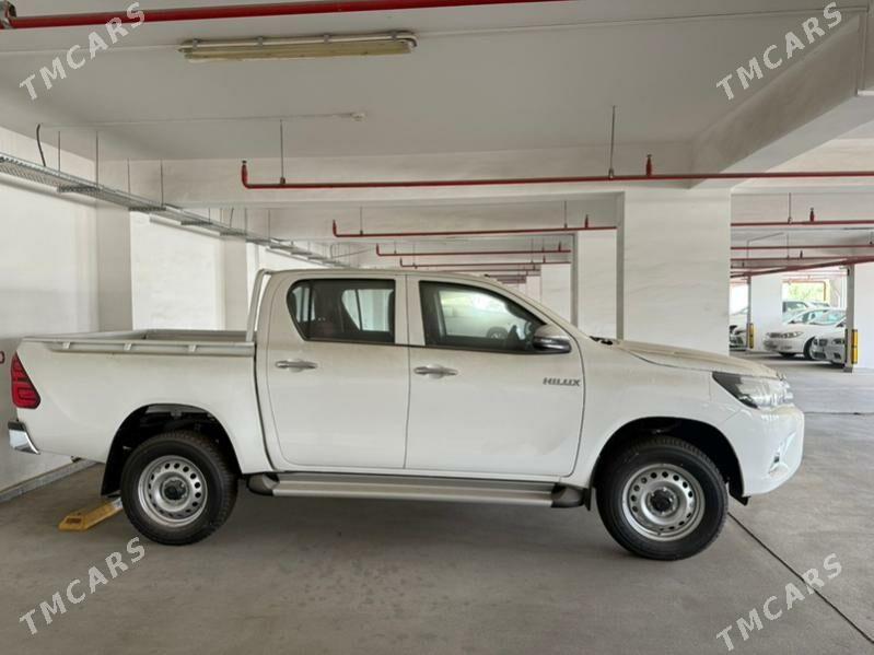Toyota Hilux 2024 - 592 000 TMT - Aşgabat - img 3