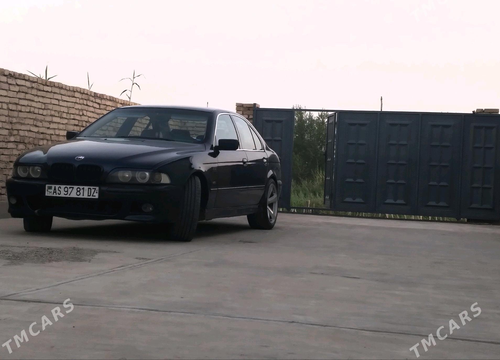 BMW E39 2002 - 140 000 TMT - Дашогуз - img 7