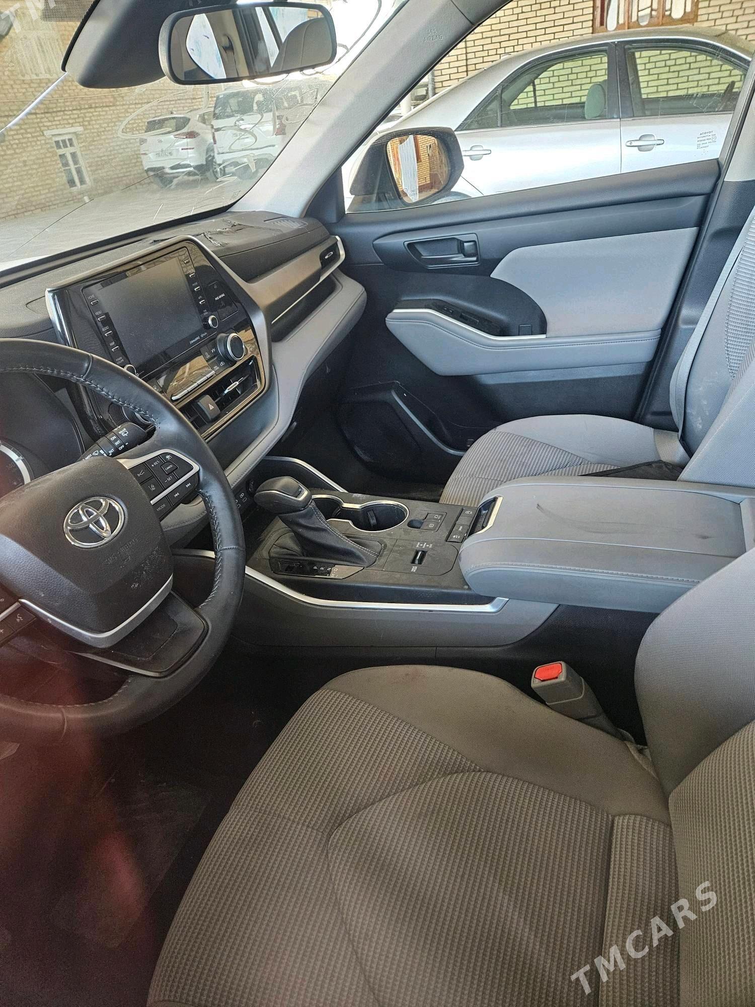 Toyota Highlander 2022 - 465 000 TMT - Мары - img 3