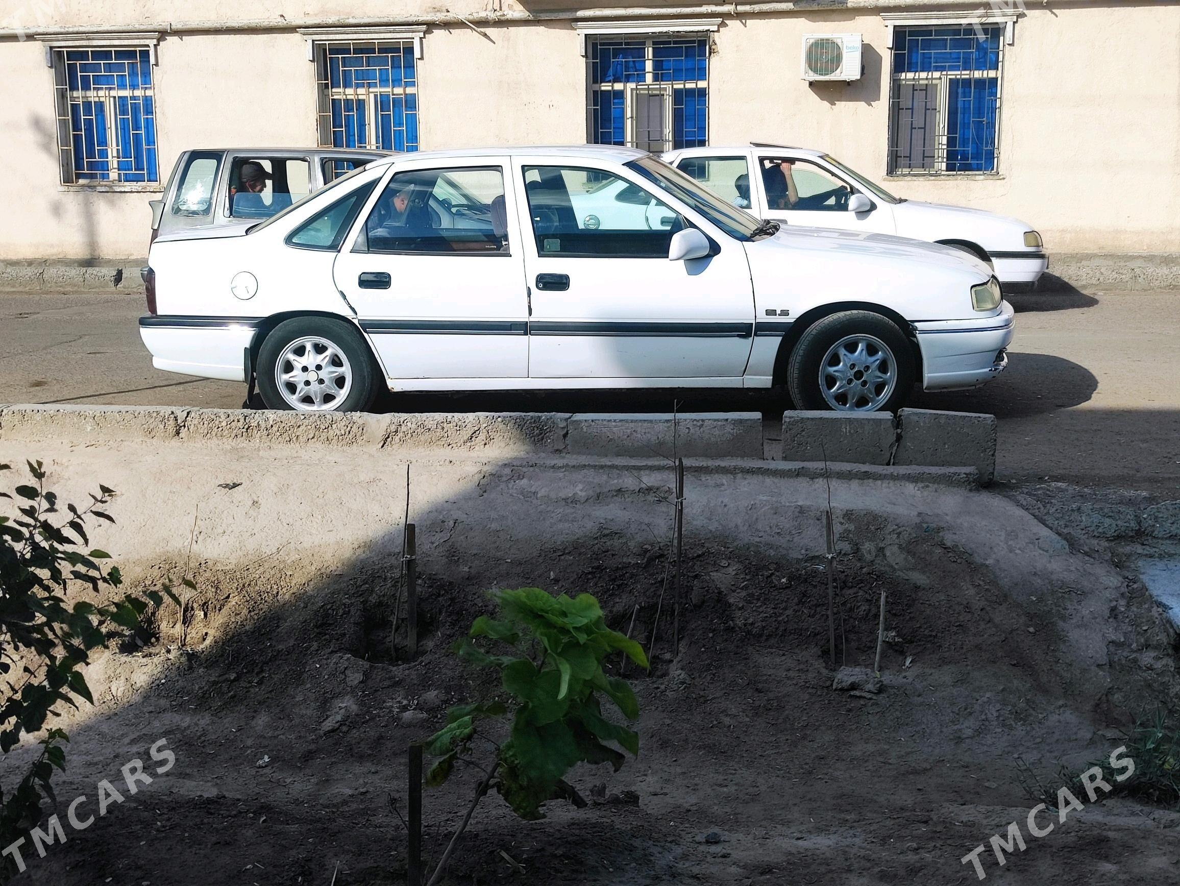 Opel Vectra 1993 - 34 000 TMT - Губадаг - img 2