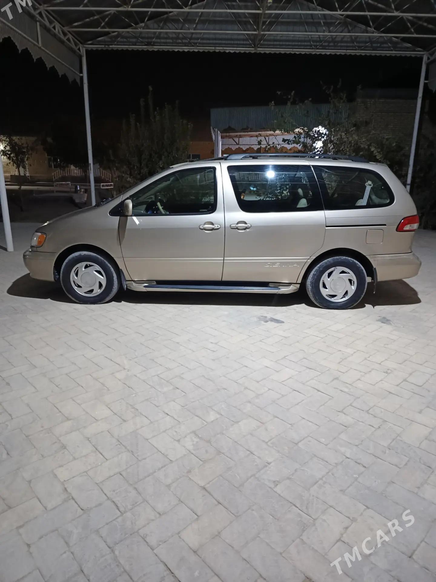 Toyota Sienna 2002 - 185 000 TMT - Байрамали - img 7