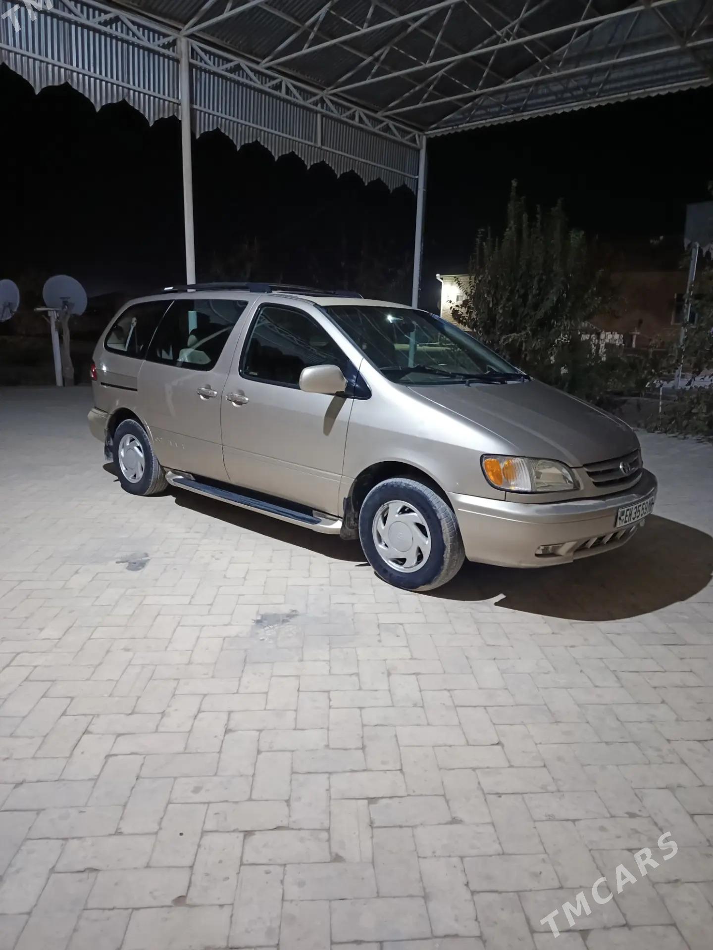 Toyota Sienna 2002 - 185 000 TMT - Байрамали - img 2