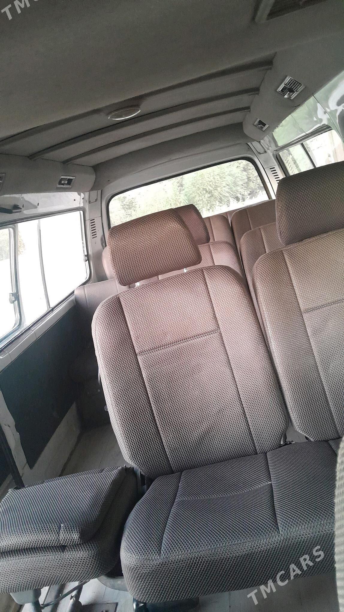 Toyota Hiace 2013 - 140 000 TMT - Векильбазар - img 2