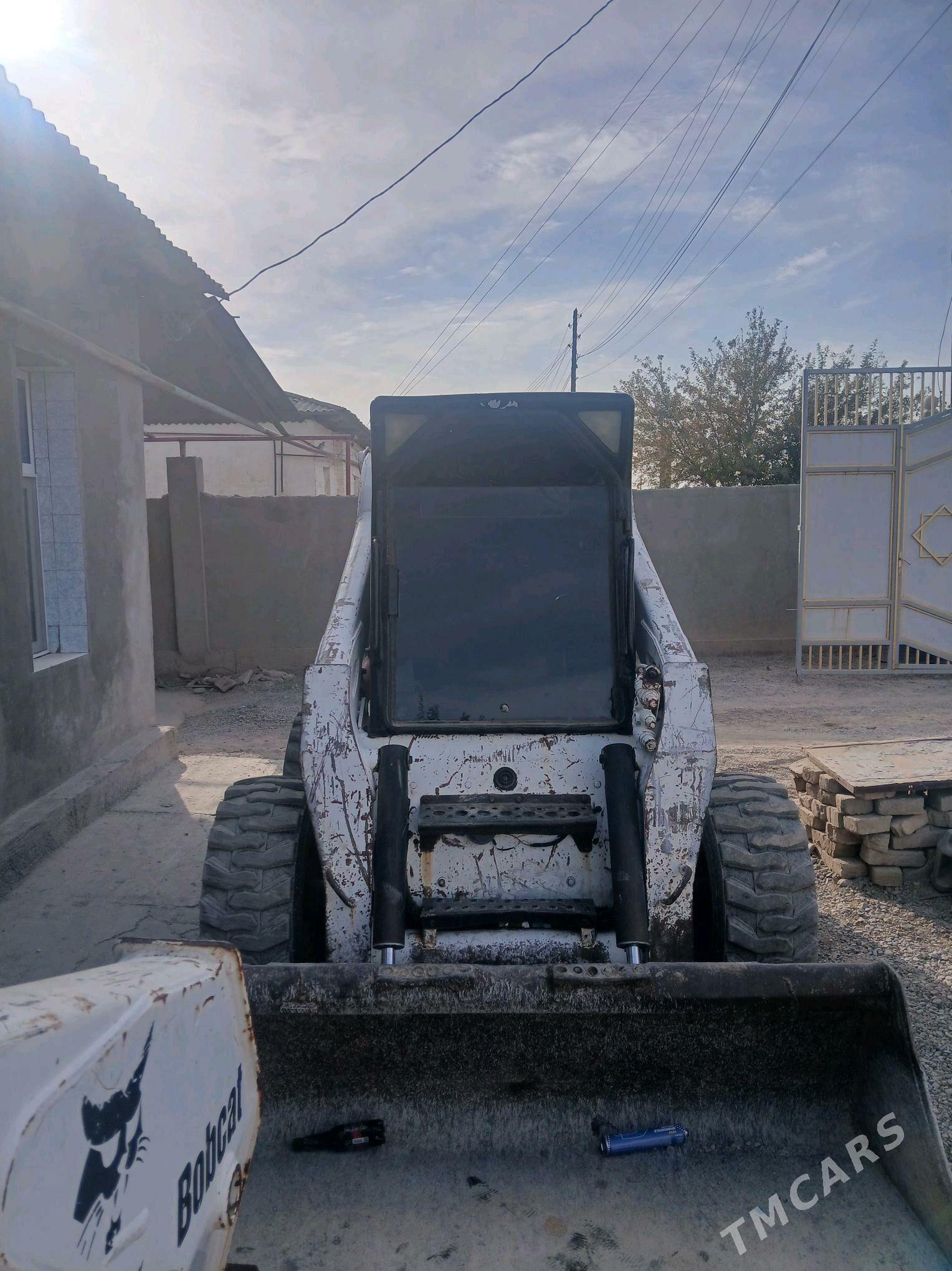 Bobcat S250 2007 - 220 000 TMT - Ýaşlyk - img 5