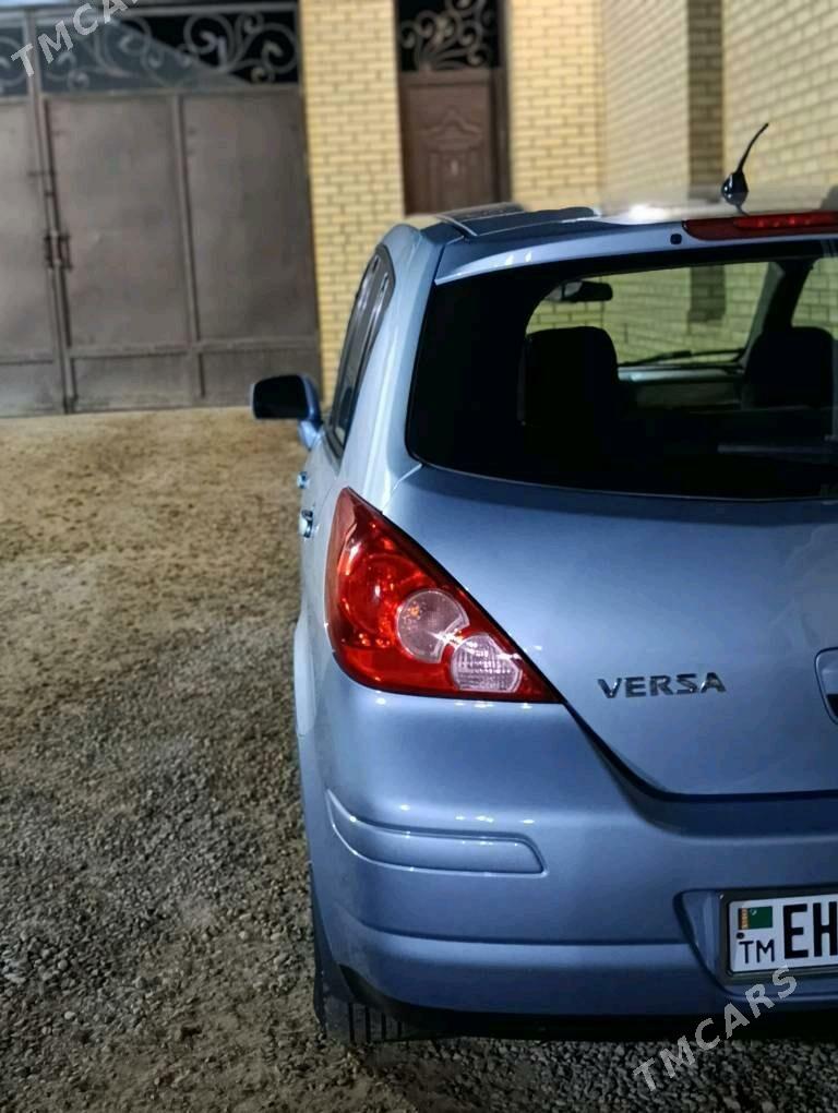 Nissan Versa 2011 - 120 000 TMT - Мары - img 5