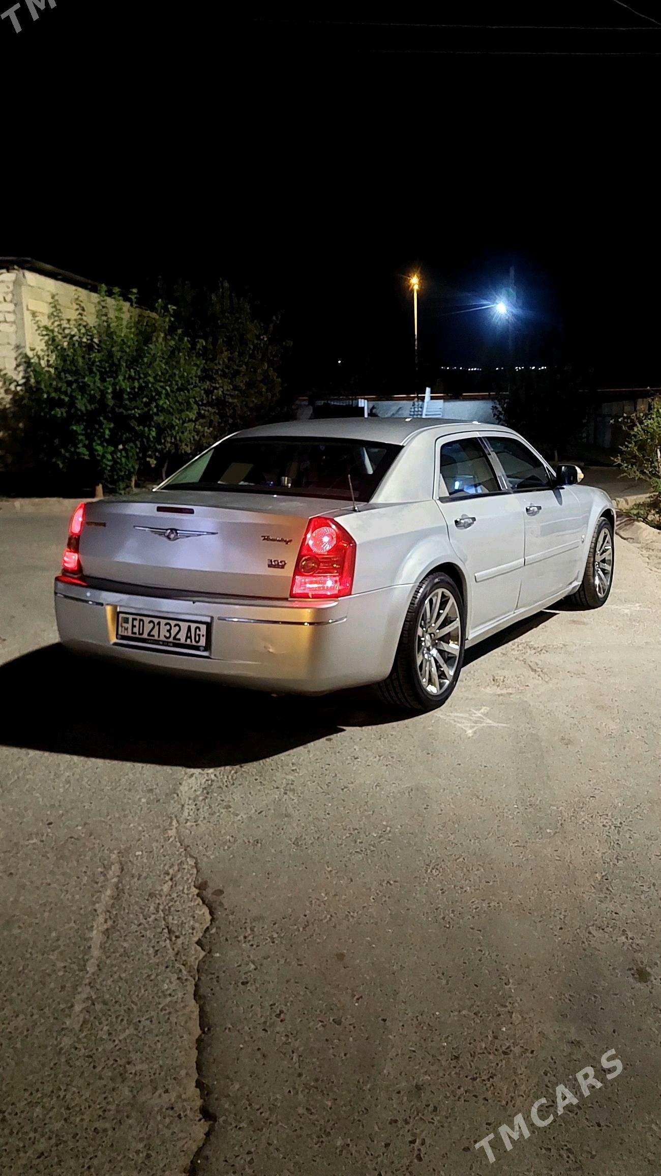 Chrysler 300C 2009 - 106 000 TMT - 4 mkr - img 2