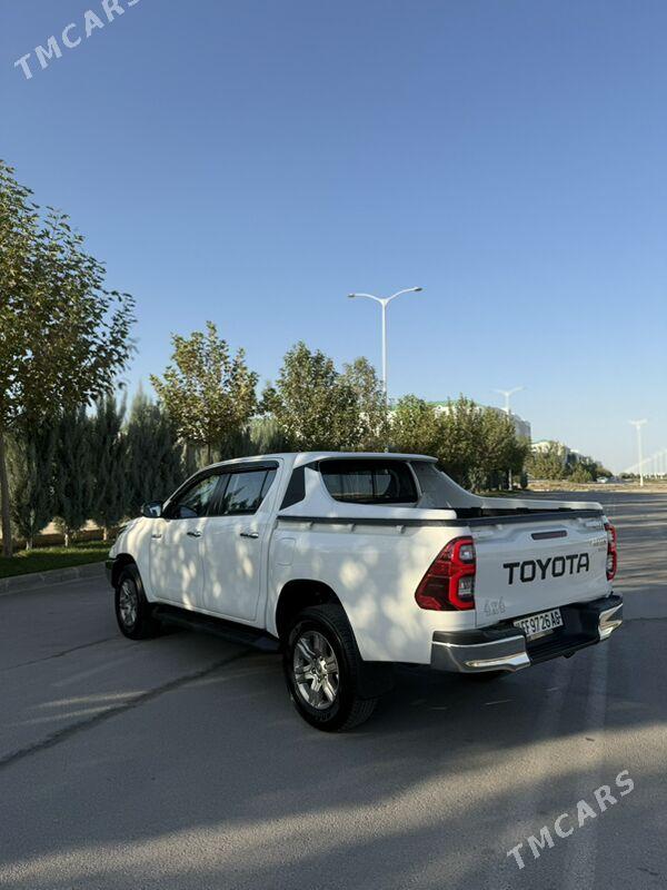 Toyota Hilux 2024 - 585 000 TMT - Aşgabat - img 4