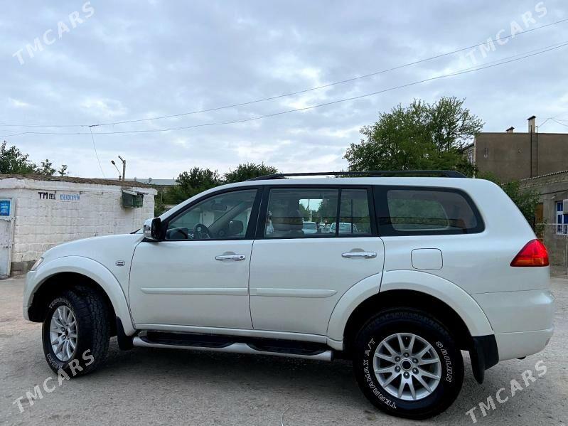 Mitsubishi Montero Sport 2013 - 280 000 TMT - Балканабат - img 5