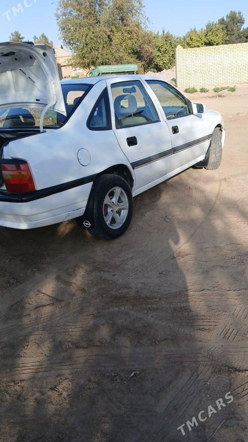 Opel Vectra 1990 - 30 000 TMT - Байрамали - img 4