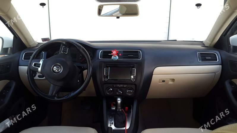 Volkswagen Jetta 2011 - 130 000 TMT - Дашогуз - img 4