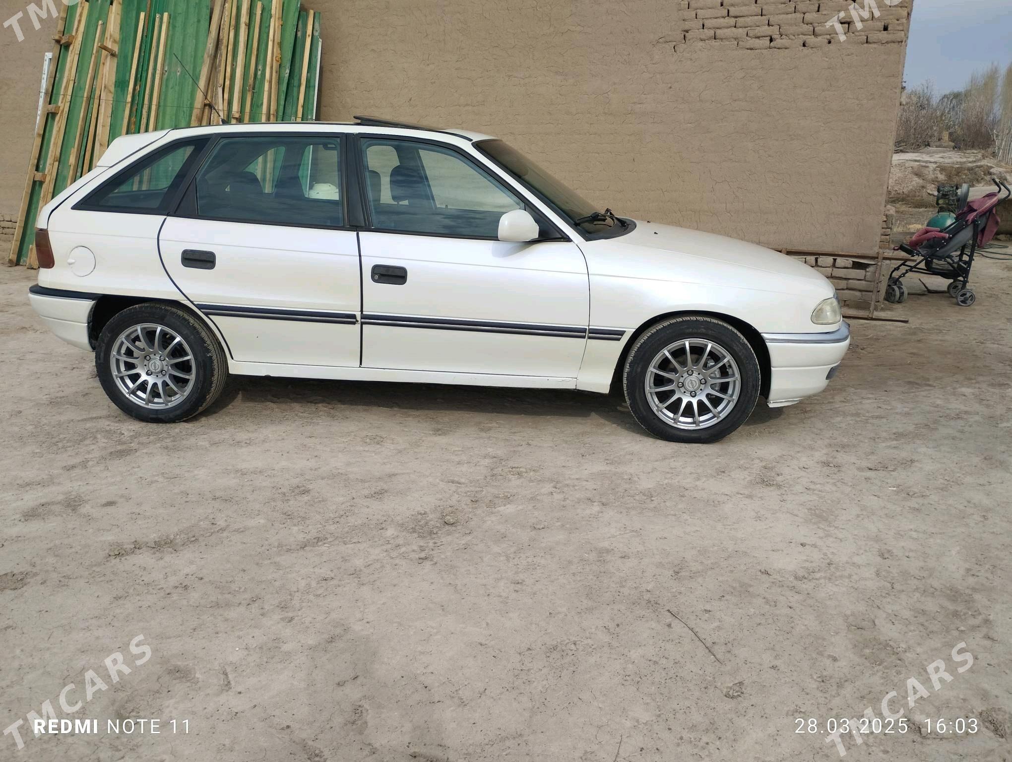 Opel Astra 1993 - 45 000 TMT - Рухубелентский этрап - img 4
